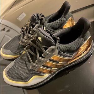 Mens Adidas size 11.5